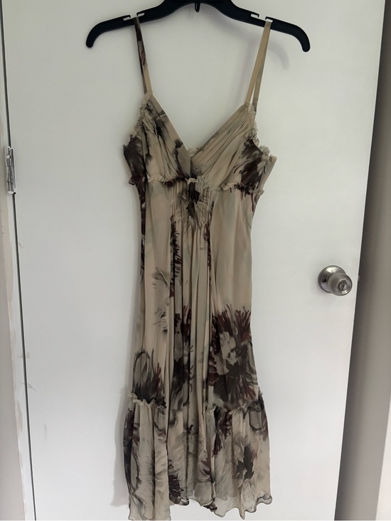 BCBGMaxAzria Dresses & Skirts - BCBGMaxAzria Beige Floral Midi Dress with Brown Accents